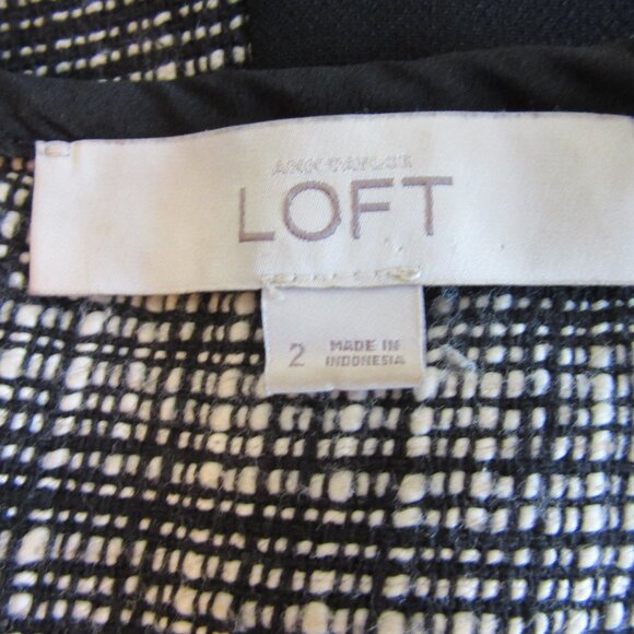 LOFT Black & White Sleeveless Sheath Size 2 Back Zip Dress - Picture 3 of 4